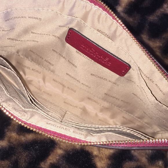 Red Michael kors clutch wristlet - Picture 3 of 3